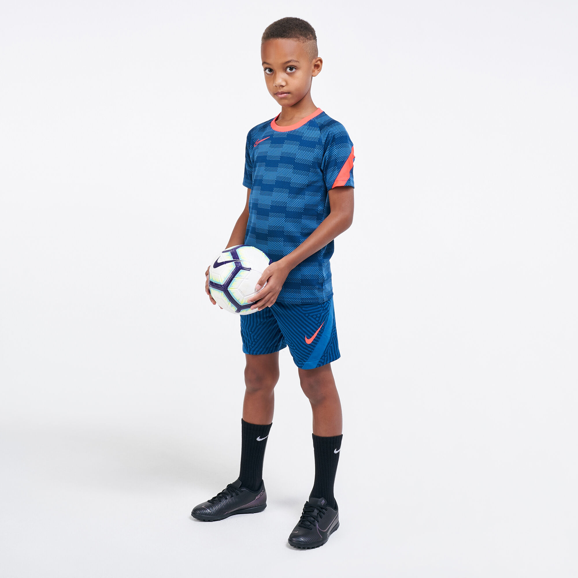 Boys nike cheap football shorts