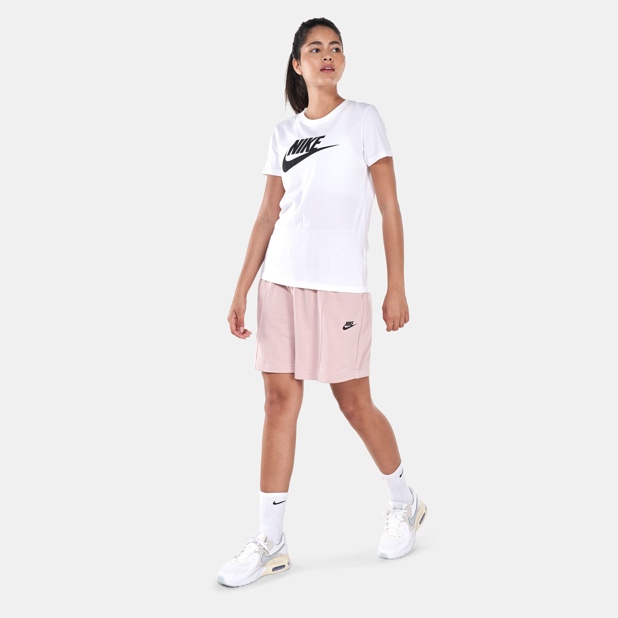 Womens nike deals shorts outfit