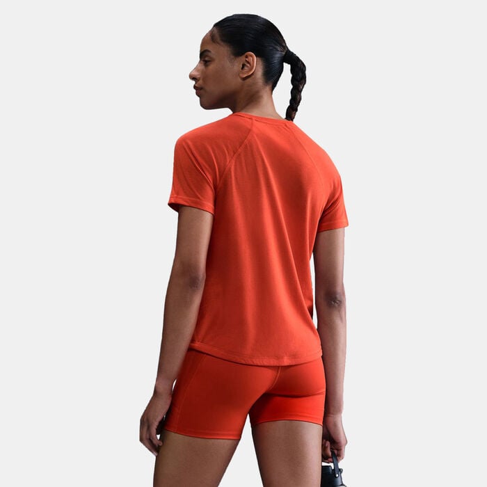 Nike Women's Trail Dri-FIT Running Top Red Nike Women's Trail Dri-FIT Running Top Red image number 1