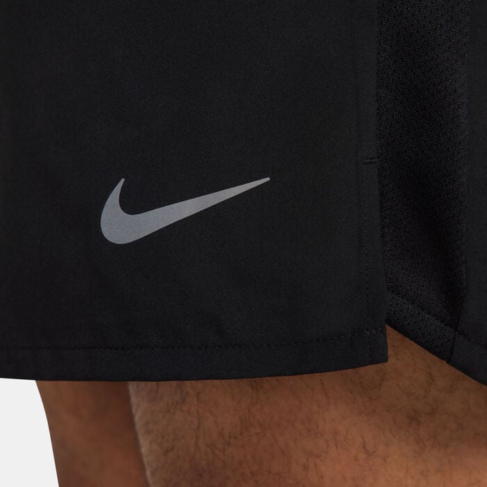 Nike Men's Challenger Dri-FIT 2-in-1 Versatile Shorts Black Nike Men's Challenger Dri-FIT 2-in-1 Versatile Shorts Black image number 8