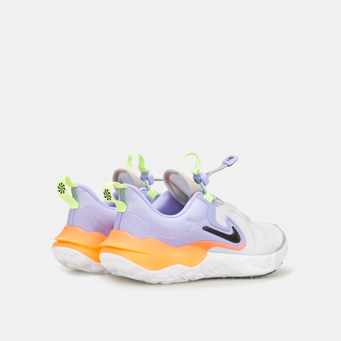 Nike Kids' Run Flow Running Shoe Grey Nike Kids' Run Flow Running Shoe Grey image number 2