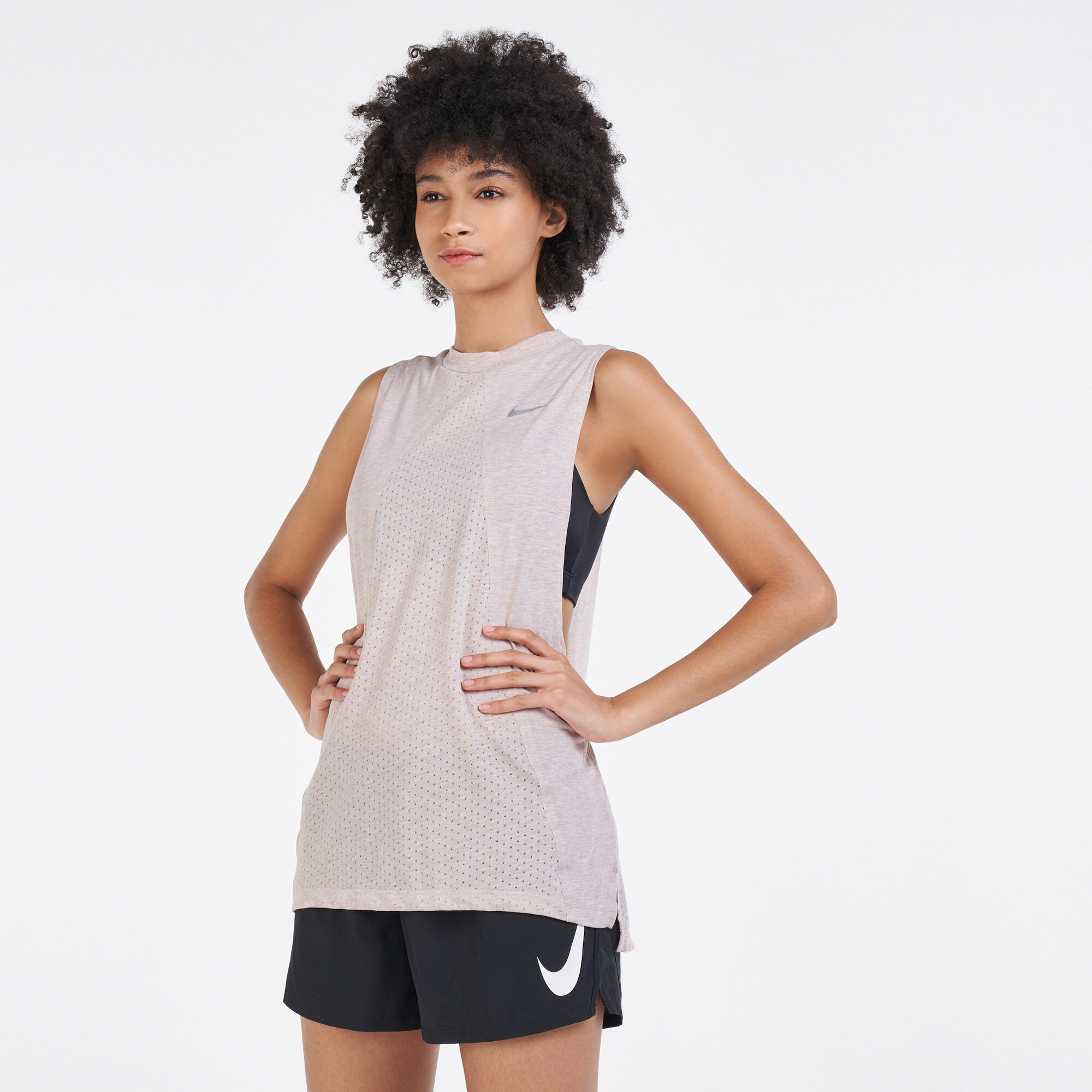 Nike women's clearance tailwind top