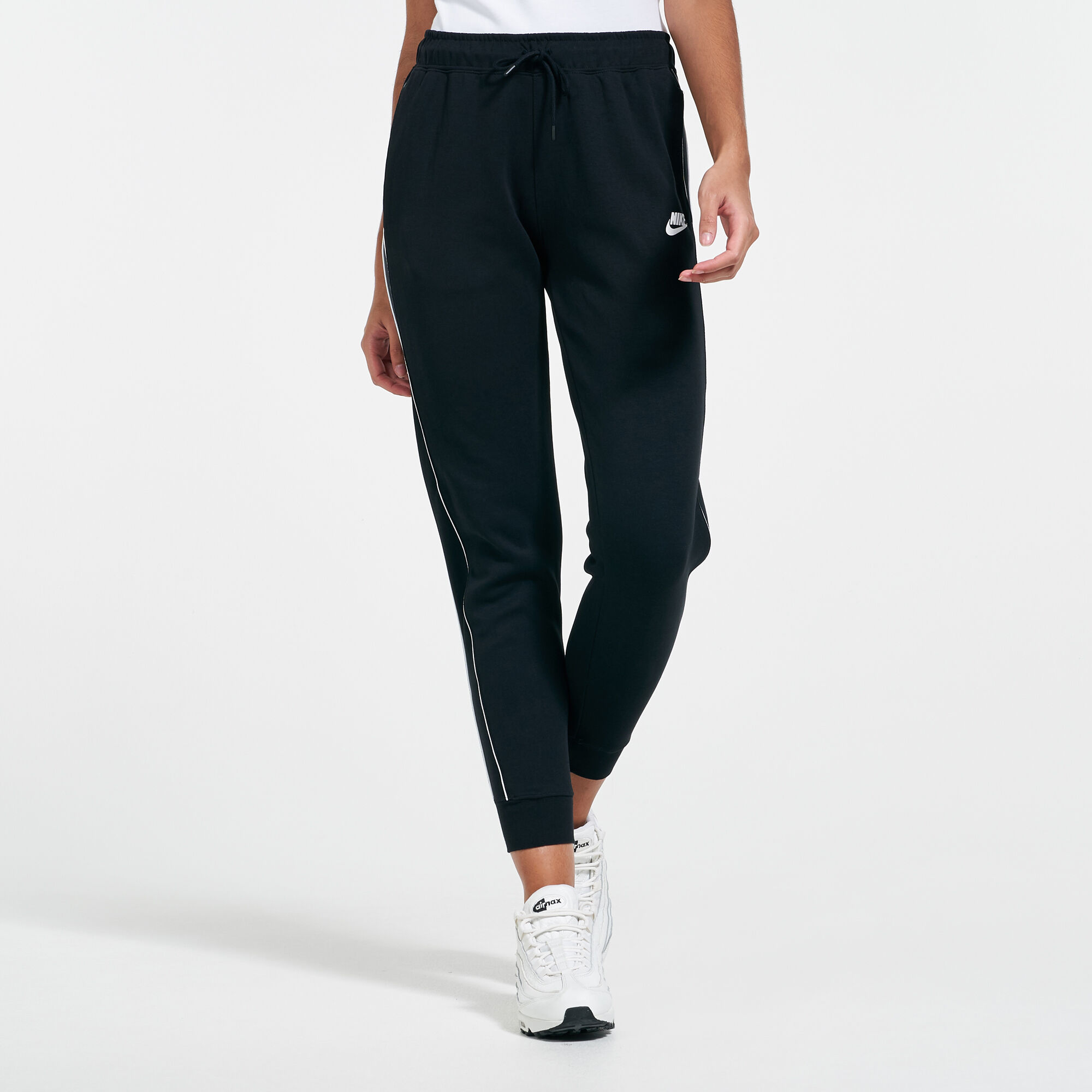 Buy Nike Women s Sportswear Sweatpants Black in KSA SSS