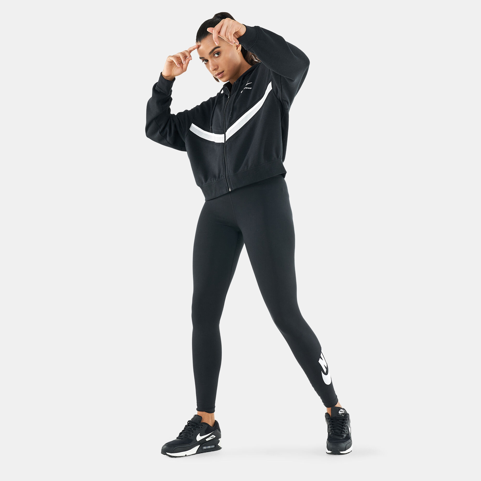 Nike heritage hotsell tracksuit womens