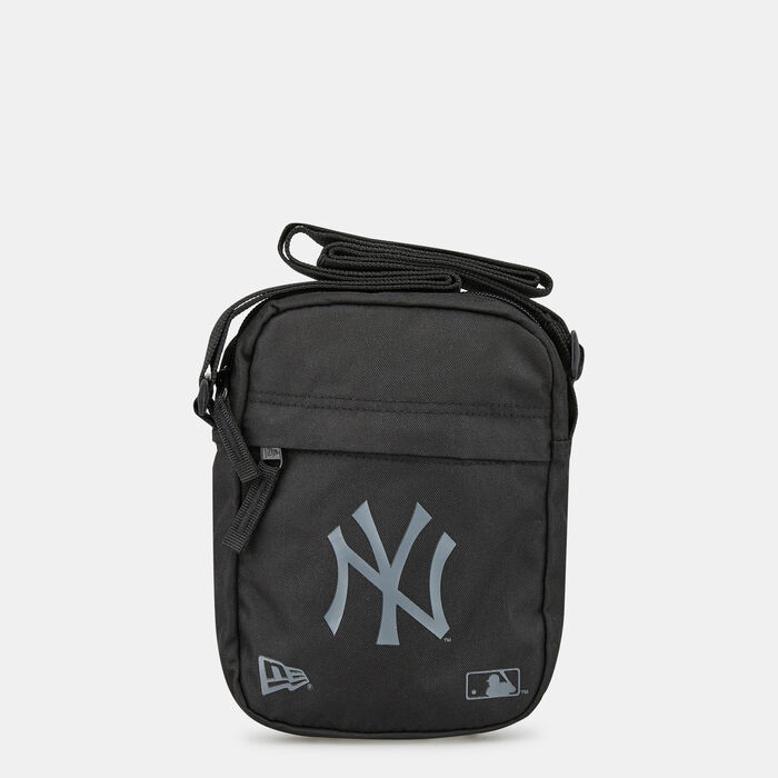 New Era Men's New York Yankees Crossbody Bag Black New Era Men's New York Yankees Crossbody Bag Black image number 0