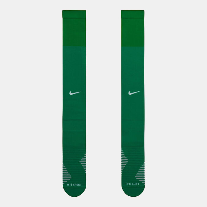 Nike FC Barcelona Strike Home Goalkeeper Football Over-The-Calf Socks Green Nike FC Barcelona Strike Home Goalkeeper Football Over-The-Calf Socks Green image number 1