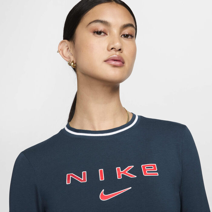 Nike Women's Sportswear Chill Long-Sleeve Cropped Graphic Tee Blue Nike Women's Sportswear Chill Long-Sleeve Cropped Graphic Tee Blue image number 2