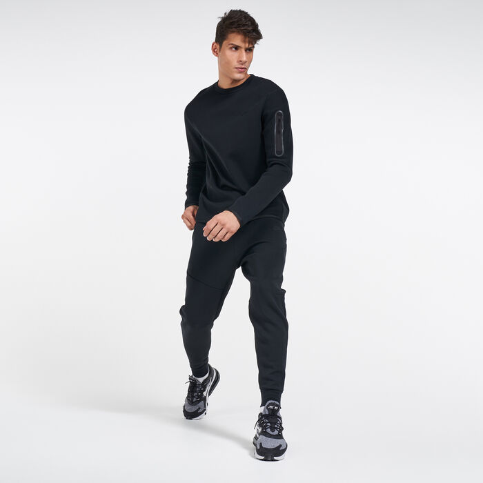 Nike Men's Sportswear Tech Fleece Crew Sweatshirt Black Nike Men's Sportswear Tech Fleece Crew Sweatshirt Black image number 3