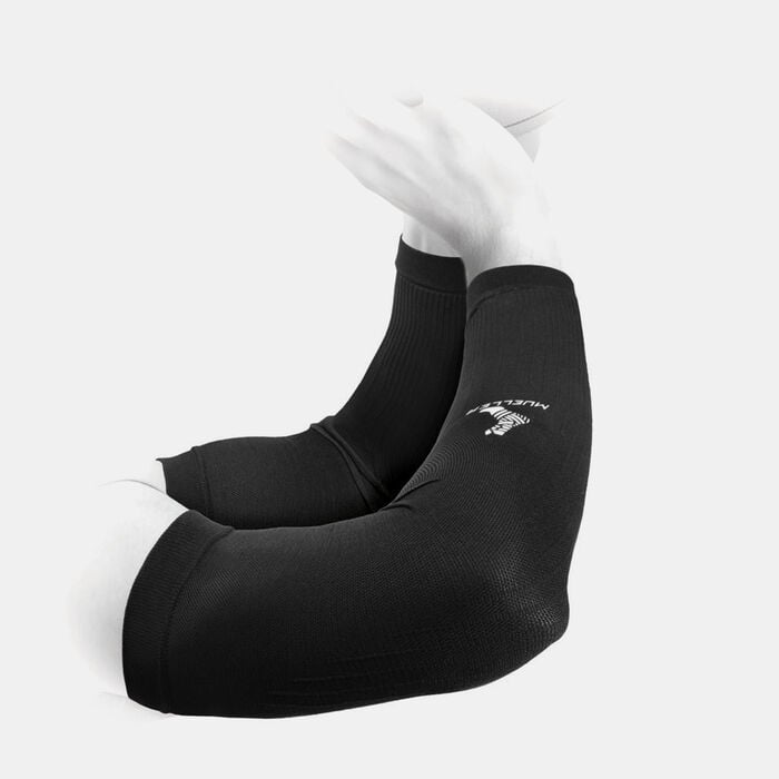 Mueller Graduated Compression Arm Sleeves Black Mueller Graduated Compression Arm Sleeves Black image number 1