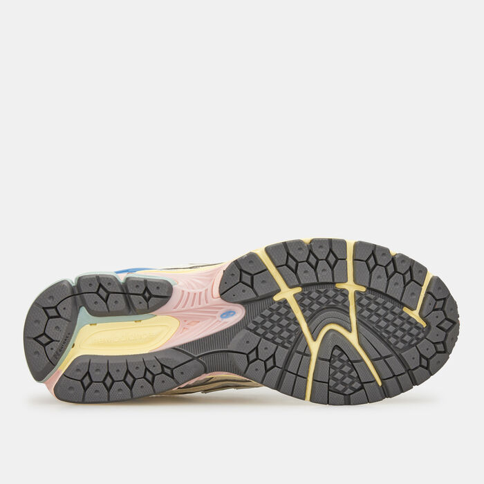 New Balance Women's 1906R Shoes Beige New Balance Women's 1906R Shoes Beige image number 3