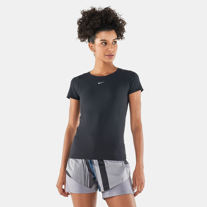 Nike Women's Dri-FIT ADV Aura T-Shirt Black Nike Women's Dri-FIT ADV Aura T-Shirt Black image number 0