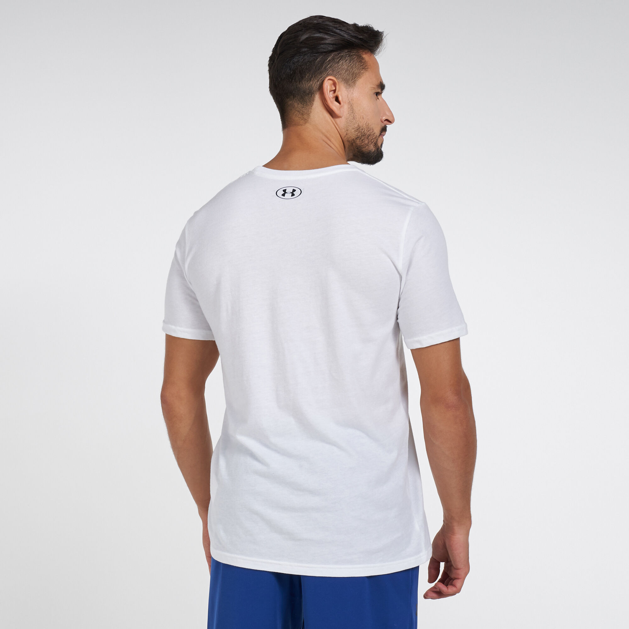 Buy Under Armour Men s Baseline Mantra T Shirt Black in KSA SSS