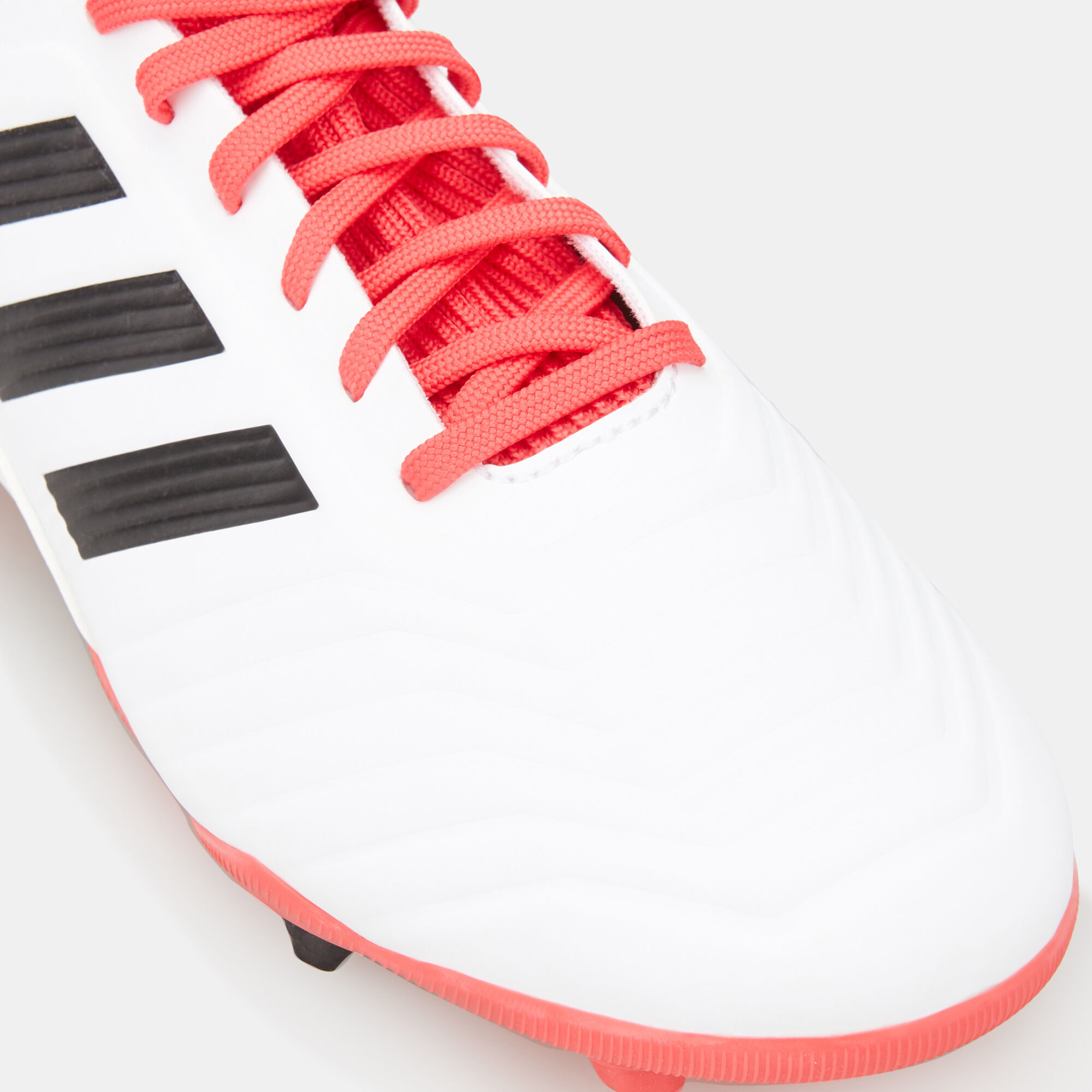 Adidas predator online 18.3 vs 18.4