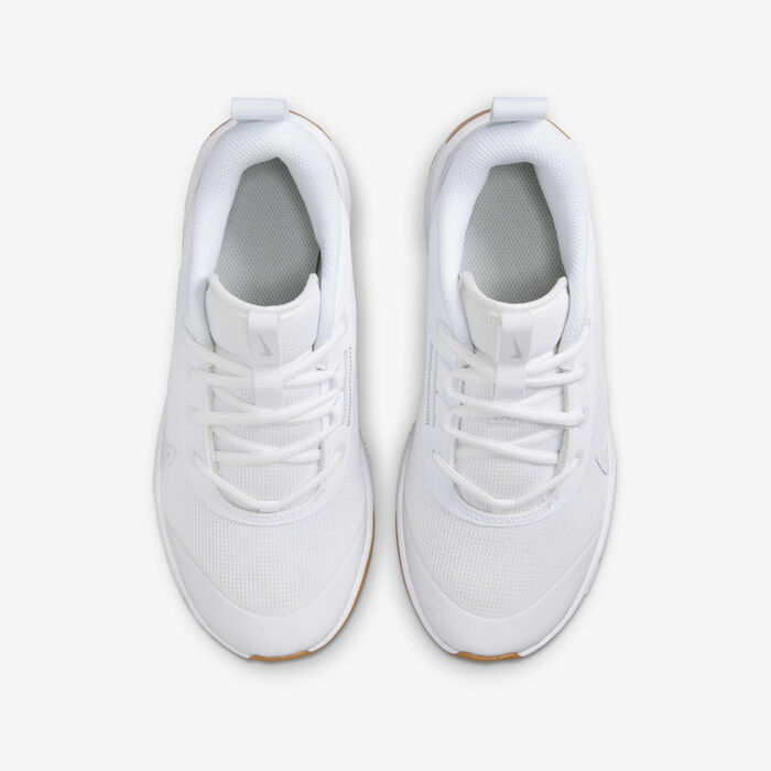 Nike Kids' Omni Multi-Court Indoor Court Shoes White Nike Kids' Omni Multi-Court Indoor Court Shoes White image number 3