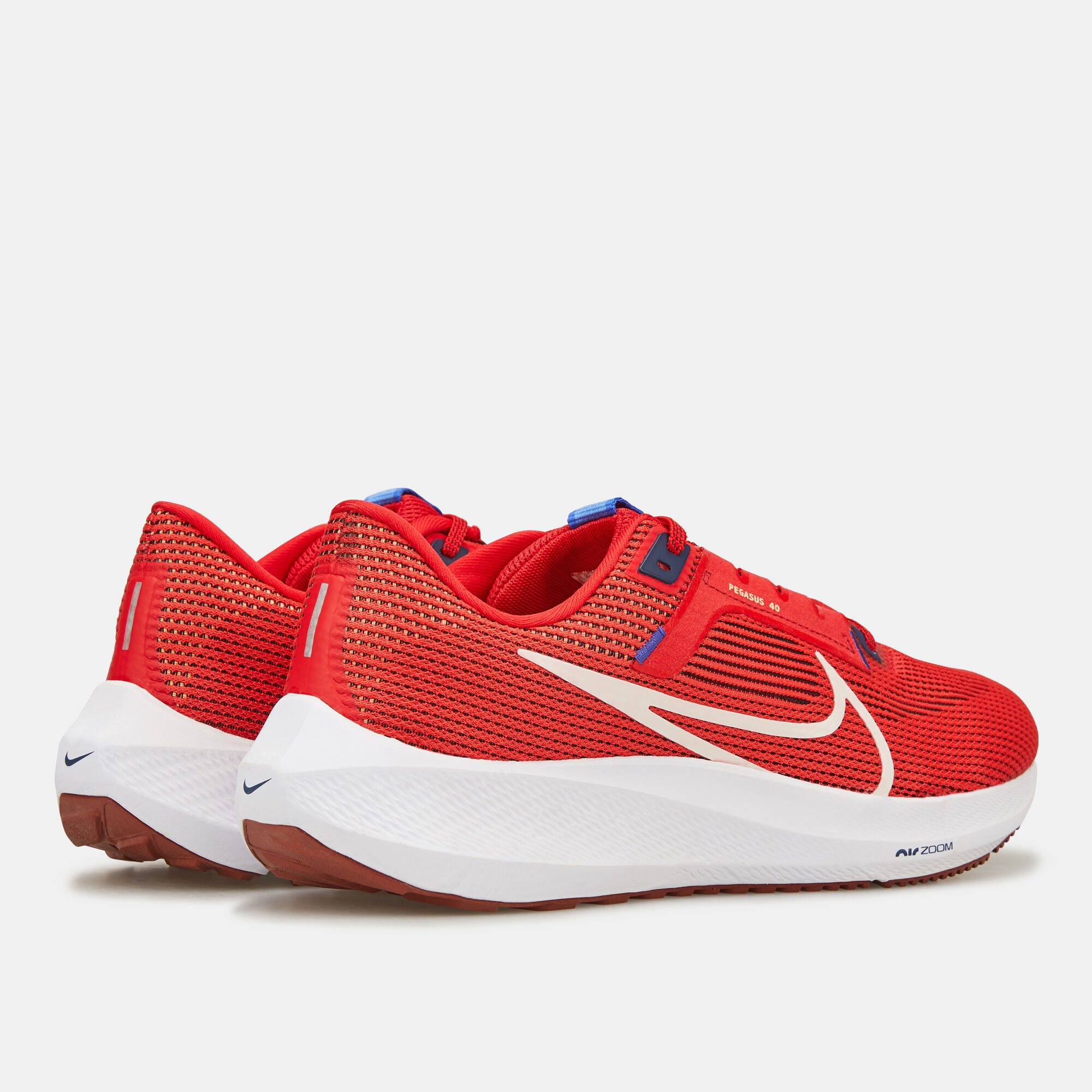 Running shoes nike store red