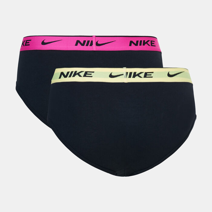 Nike Men's Everyday Briefs (2 Pack) Black Nike Men's Everyday Briefs (2 Pack) Black image number 1