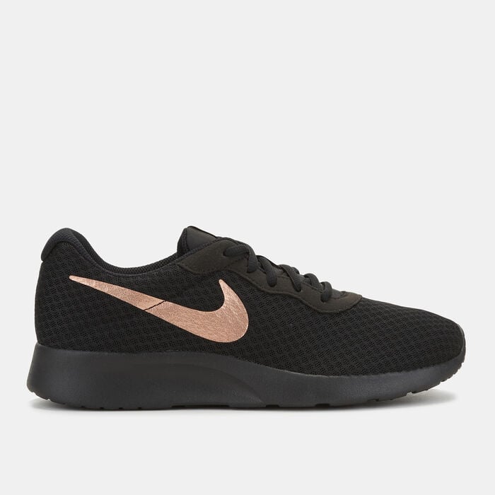 Nike Tanjun Shoe Black Nike Tanjun Shoe Black image number 0