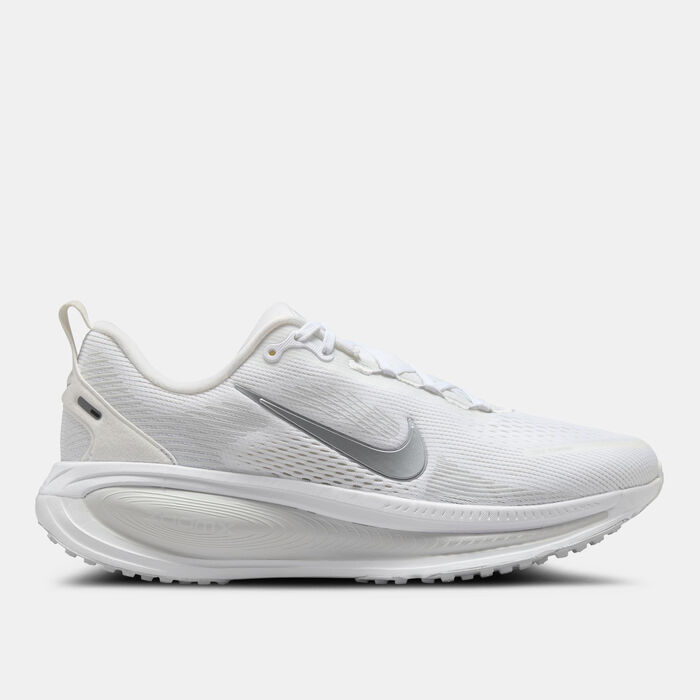 Nike Women's Vomero 18 Road Running Shoes White Nike Women's Vomero 18 Road Running Shoes White image number 0