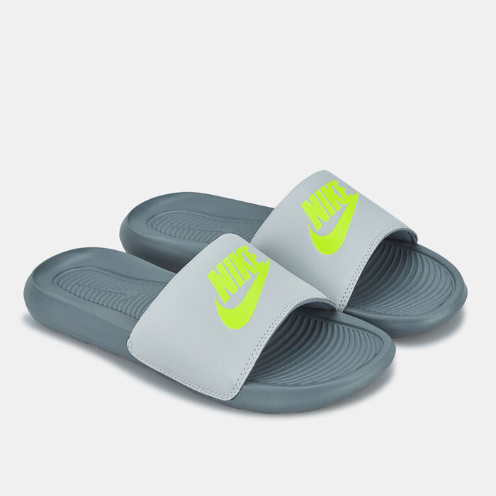 Nike Men's Victori One Slides White Nike Men's Victori One Slides White image number 0