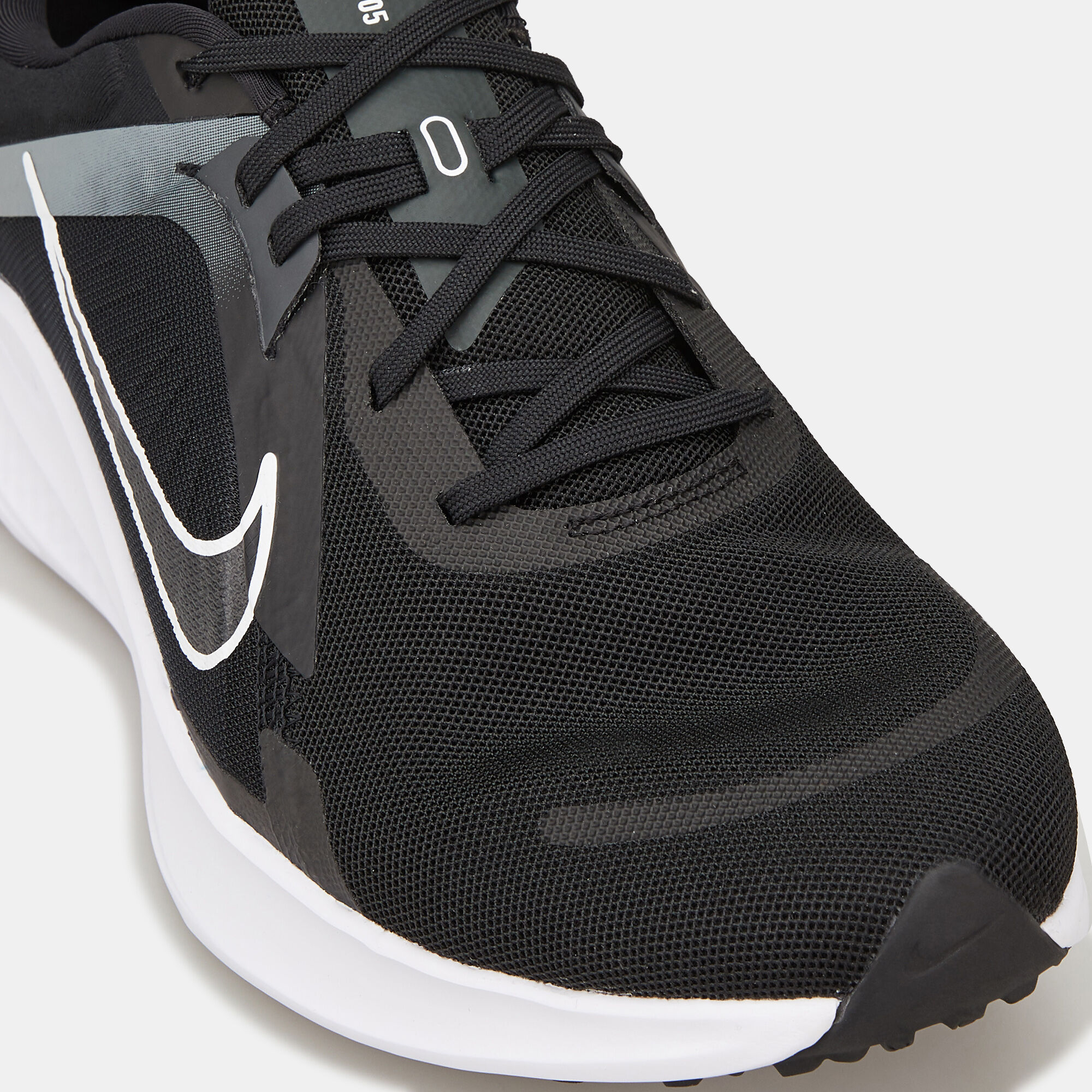 Nike men's deals quest running shoes