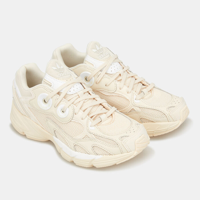 adidas Originals Women's Astir Shoe Beige adidas Originals Women's Astir Shoe Beige image number 1