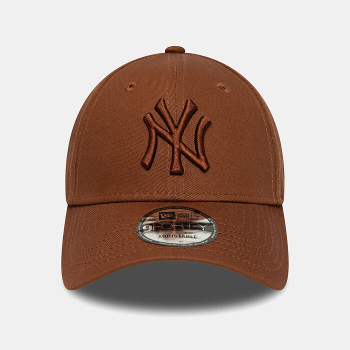 New Era Men's MLB New York Yankees League Essential 9FORTY Cap Brown image number 0