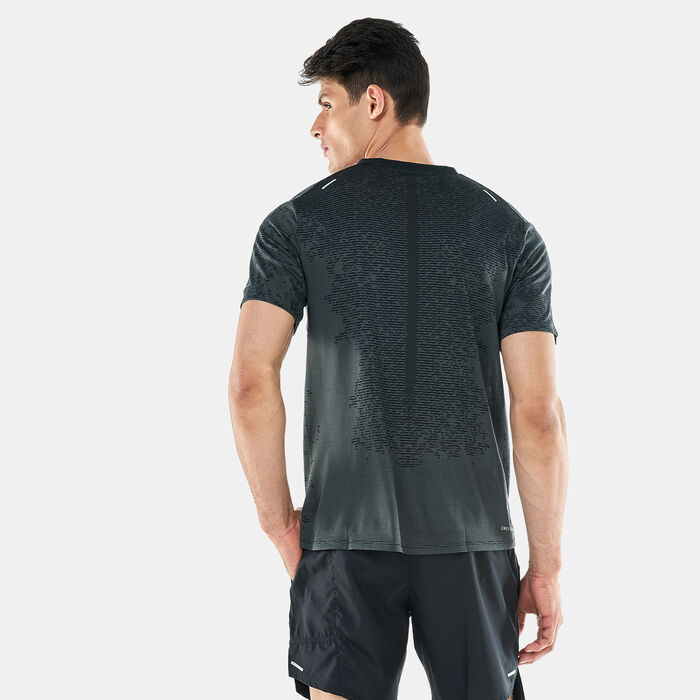 Nike Men's Dri-FIT ADV Run Division TechKnit T-Shirt Grey Nike Men's Dri-FIT ADV Run Division TechKnit T-Shirt Grey image number 1