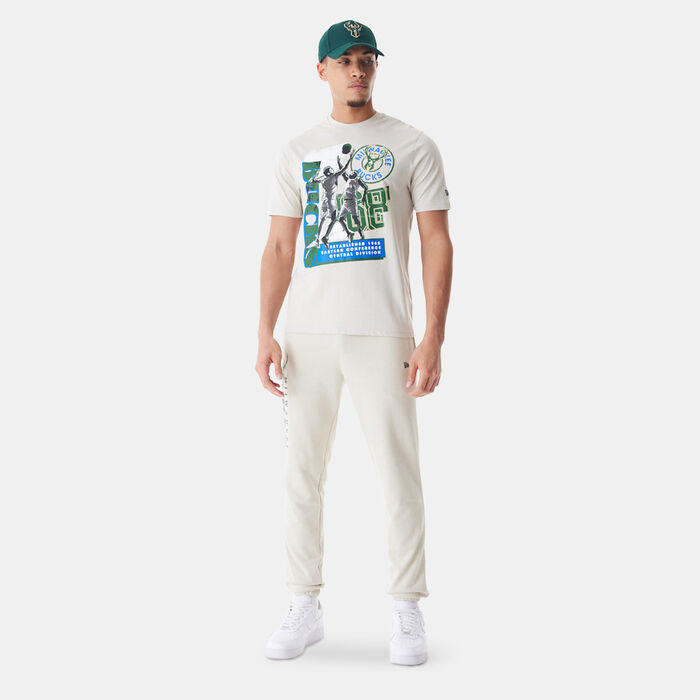 New Era Men's NBA Milwaukee Bucks Player Graphic T-Shirt Beige New Era Men's NBA Milwaukee Bucks Player Graphic T-Shirt Beige image number 2