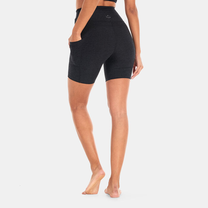 BEYOND YOGA Women's Spacedye Team Pockets Bike Shorts Black image number 1