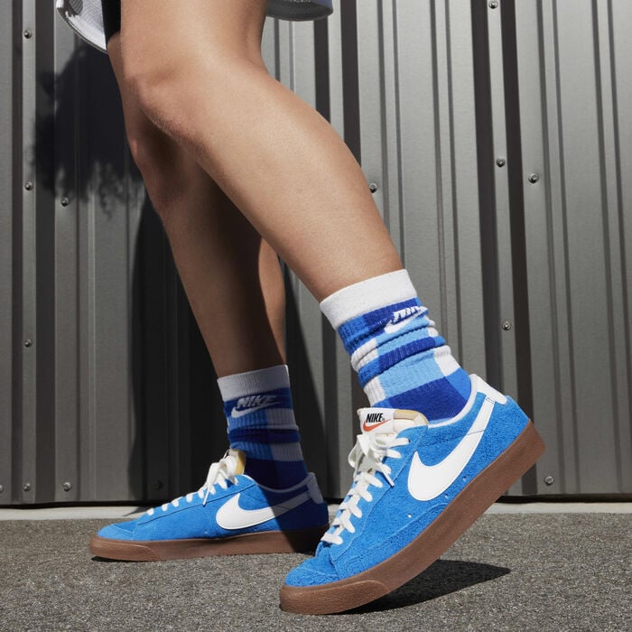 Nike Women's Blazer Low '77 Vintage Shoes Blue Nike Women's Blazer Low '77 Vintage Shoes Blue image number 1