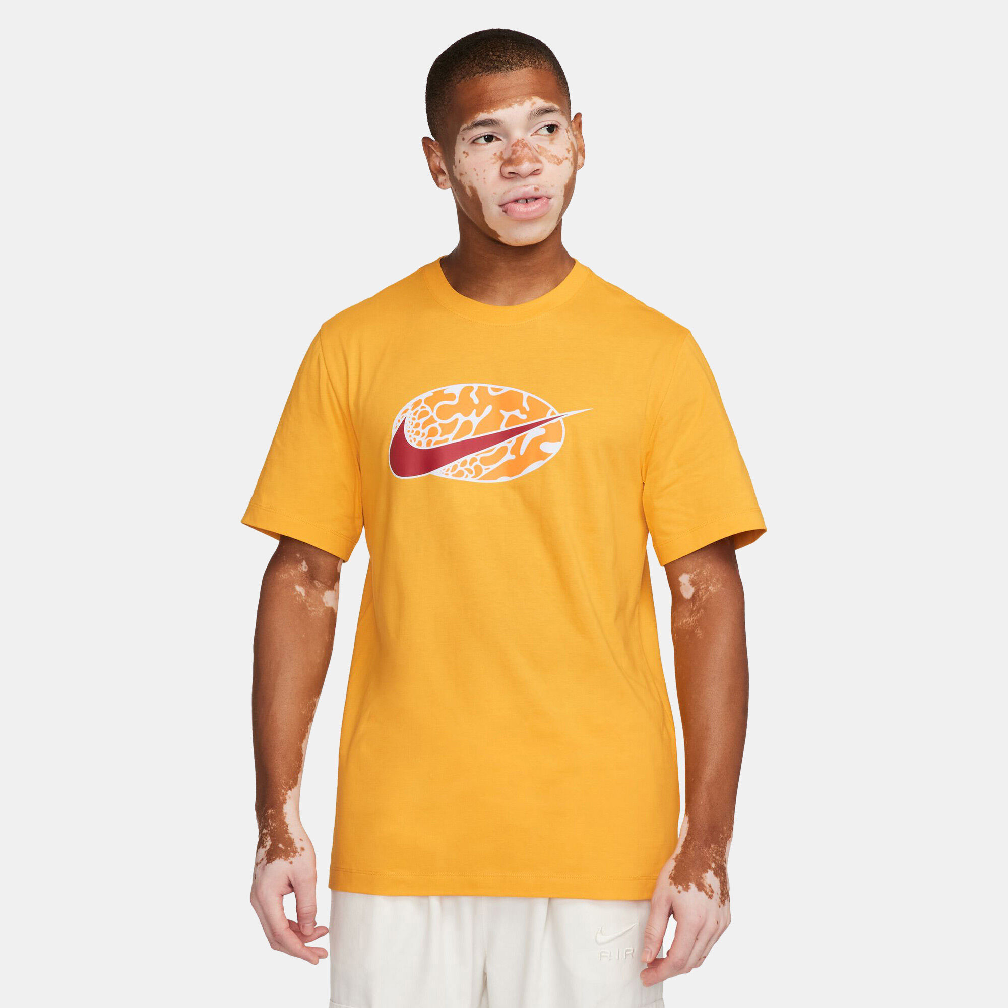 Men s Sportswear T Shirt yellow Nike in KSA SSS