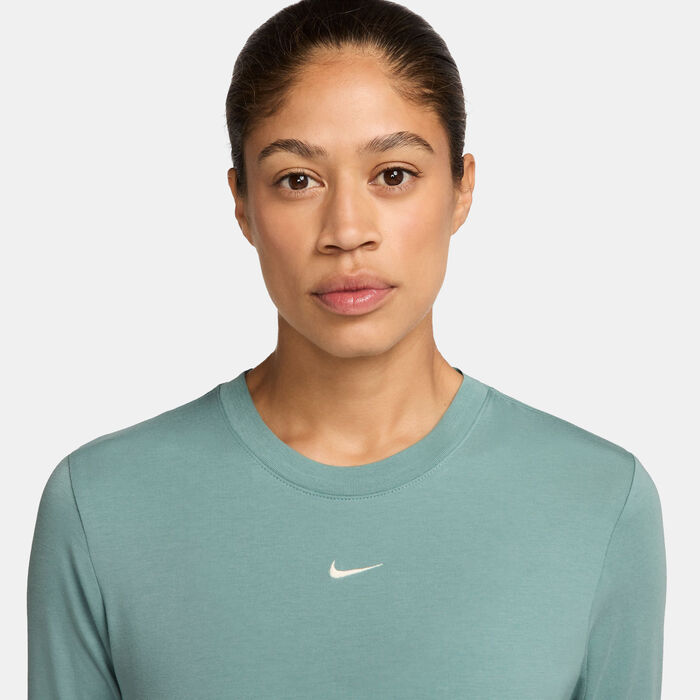 Nike Women's Sportswear Chill Knit Crop Top Grey Nike Women's Sportswear Chill Knit Crop Top Grey image number 2