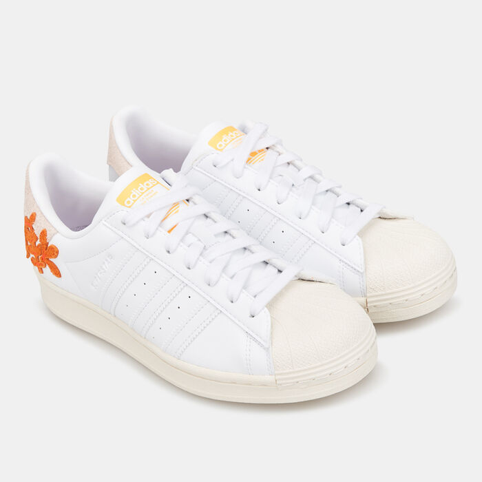 adidas Originals Women's Superstar Shoe White image number 1
