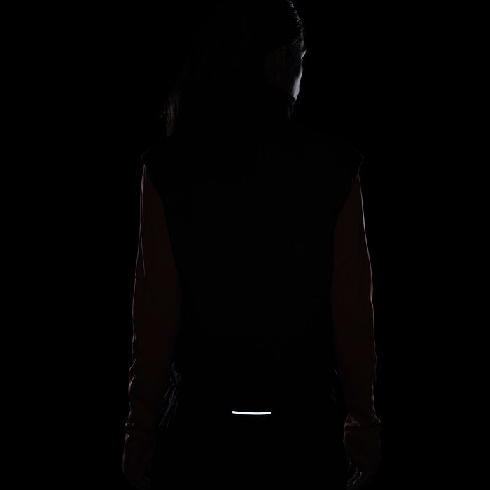 Nike Women's Therma-FIT Swift Running Gilet Black image number 7