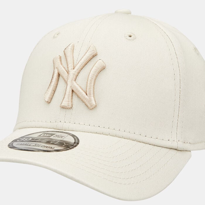New Era Men's League Essential 39THIRTY New York Yankees Cap Beige New Era Men's League Essential 39THIRTY New York Yankees Cap Beige image number 2