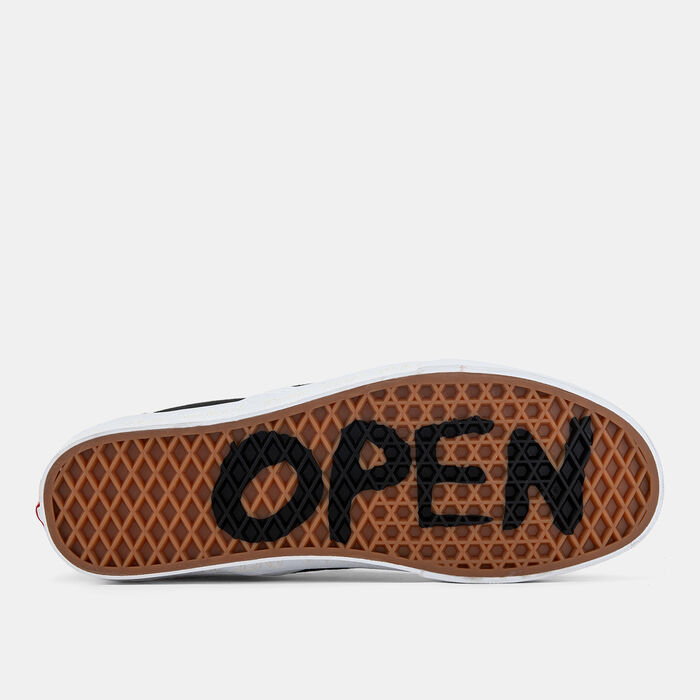 Vans Classic Unisex Slip-On Shoes Black Vans Classic Unisex Slip-On Shoes Black image number 3