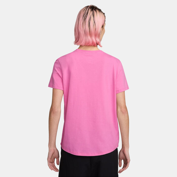 Nike Women's Sportswear Club Essentials T-Shirt Pink Nike Women's Sportswear Club Essentials T-Shirt Pink image number 1