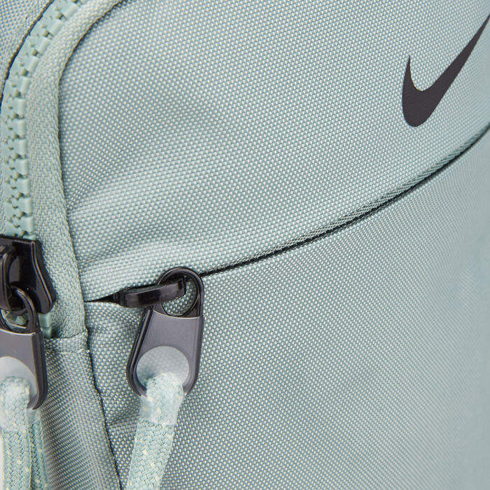 Sportswear Essentials Crossbody Hip Bag Sportswear Essentials Crossbody Hip Bag image number 3