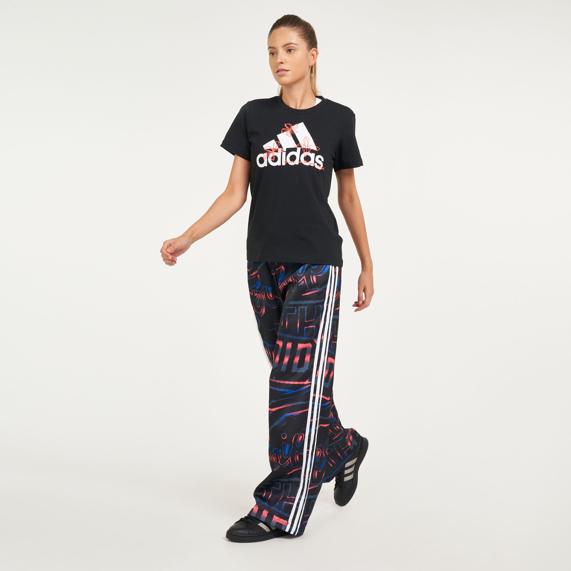 Adidas t shirt women's floral store