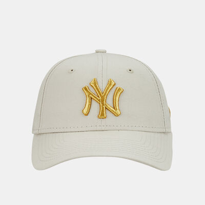 New Era Women's Metallic Logo New York Yankees 9Forty Cap Beige