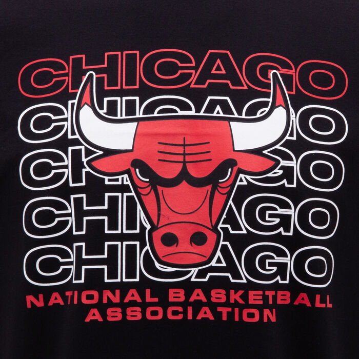 New Era Men's NBA Chicago Bulls Stacked Wordmark T-Shirt Black New Era Men's NBA Chicago Bulls Stacked Wordmark T-Shirt Black image number 1