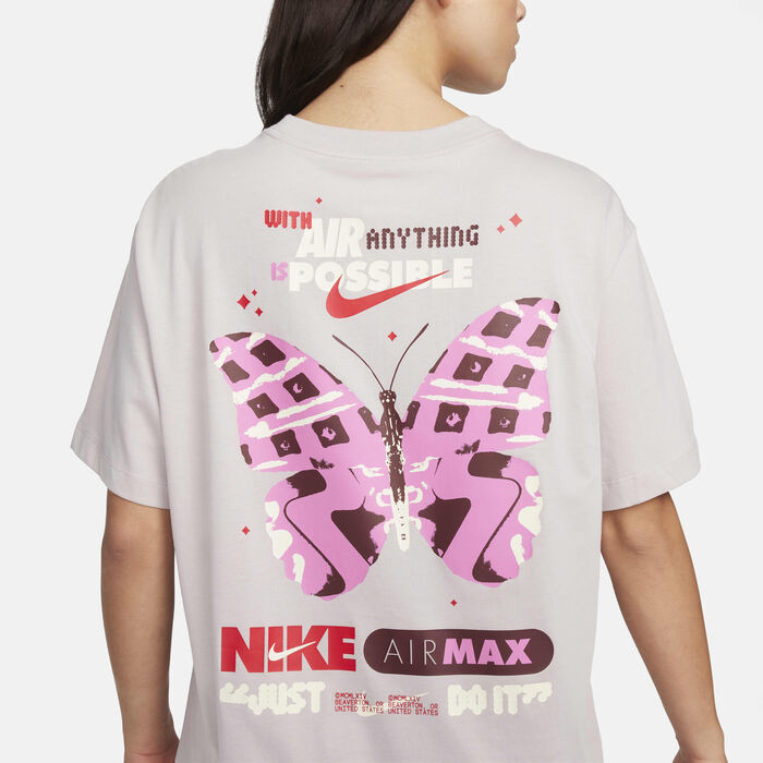 Nike Women's Sportswear Graphic Boyfriend T-Shirt Beige Nike Women's Sportswear Graphic Boyfriend T-Shirt Beige image number 4