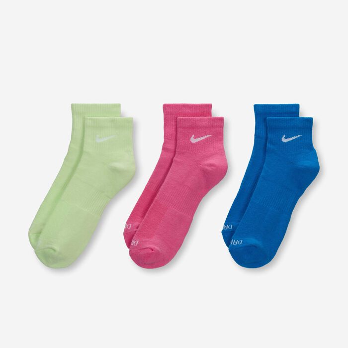 Nike Everyday Plus Cushioned Training Ankle Socks (3 Pairs) Multi-Color Nike Everyday Plus Cushioned Training Ankle Socks (3 Pairs) Multi-Color image number 1