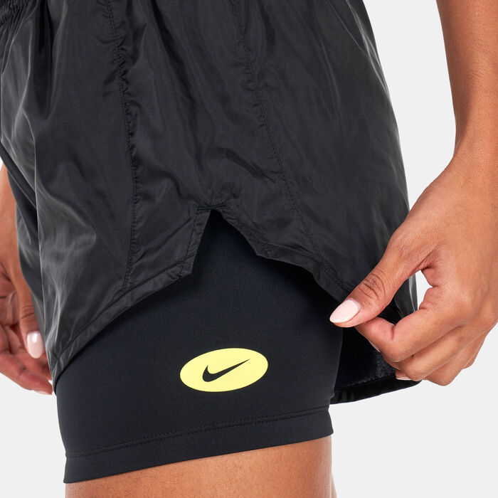 Nike Women's Icon Clash Tempo Luxe Shorts Black Nike Women's Icon Clash Tempo Luxe Shorts Black image number 3