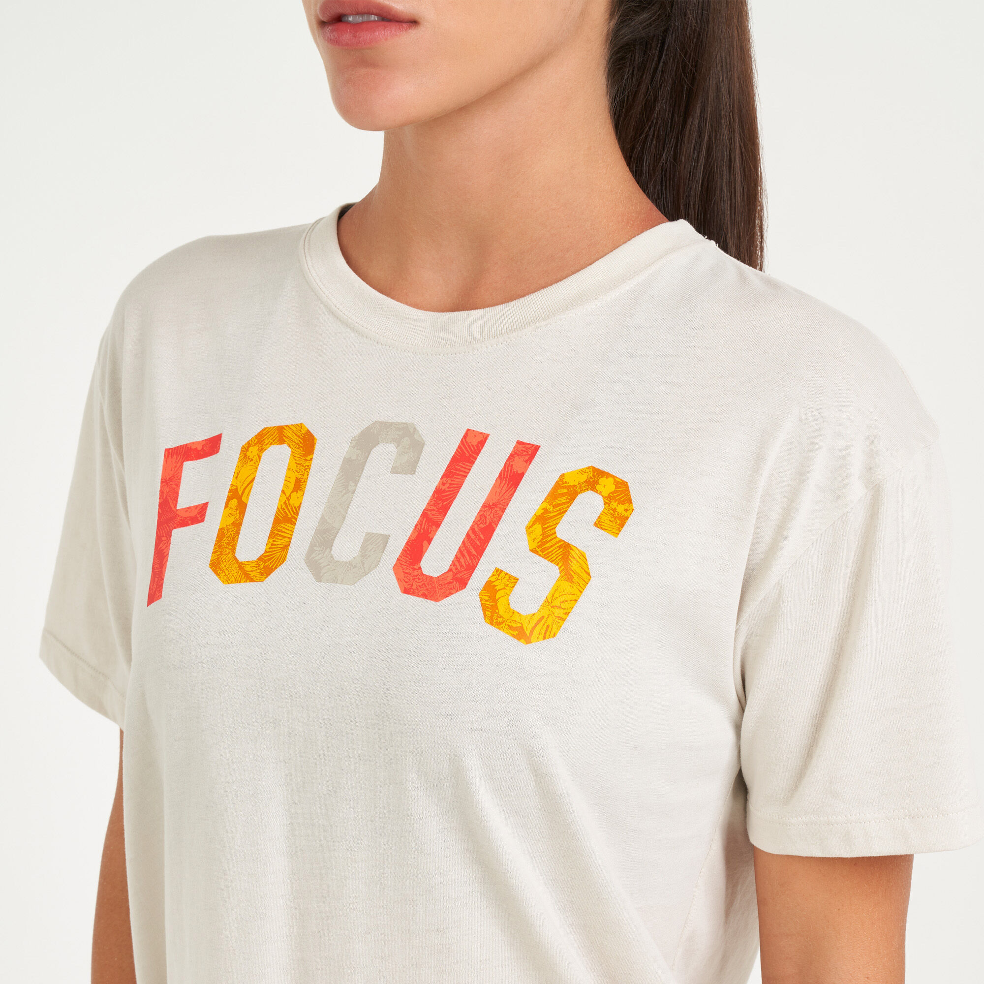 Under armour focus t shirt hot sale