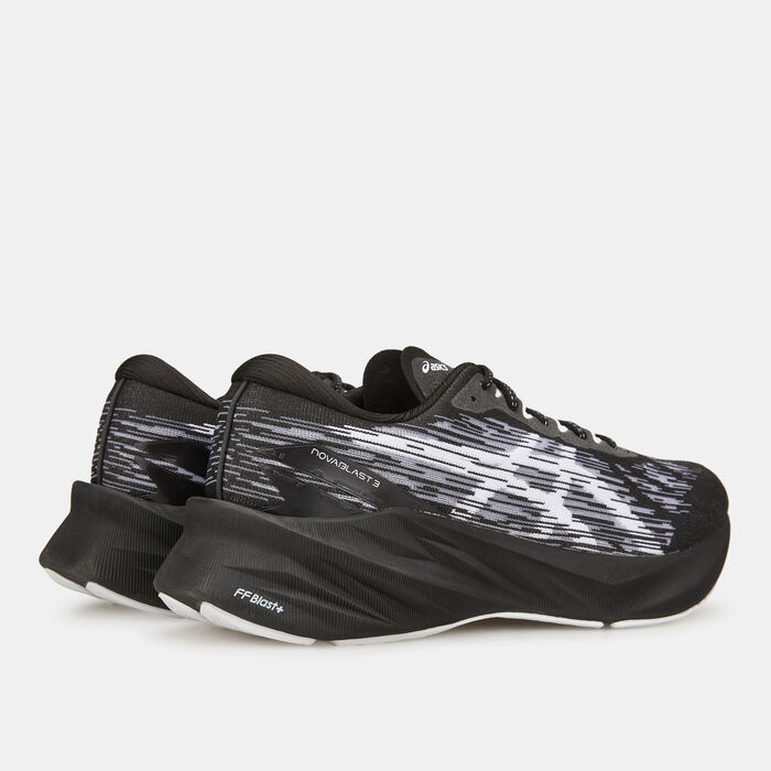 ASICS Men's NOVABLAST 3 Shoe Black ASICS Men's NOVABLAST 3 Shoe Black image number 3