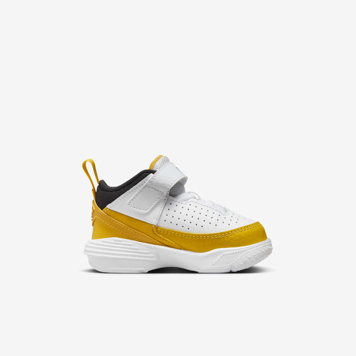 Jordan Kids' Max Aura 5 Shoes White Jordan Kids' Max Aura 5 Shoes White image number 2
