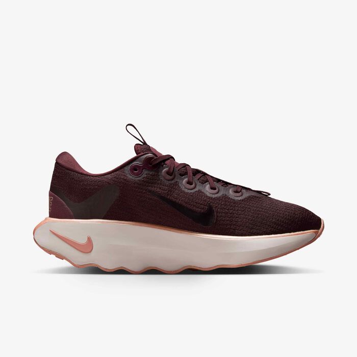 Nike Women's Motiva Walking Shoes Red Nike Women's Motiva Walking Shoes Red image number 2
