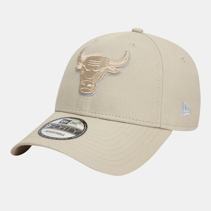 New Era Men's Chicago Bulls Team Outline 9FORTY Cap Beige image number 3
