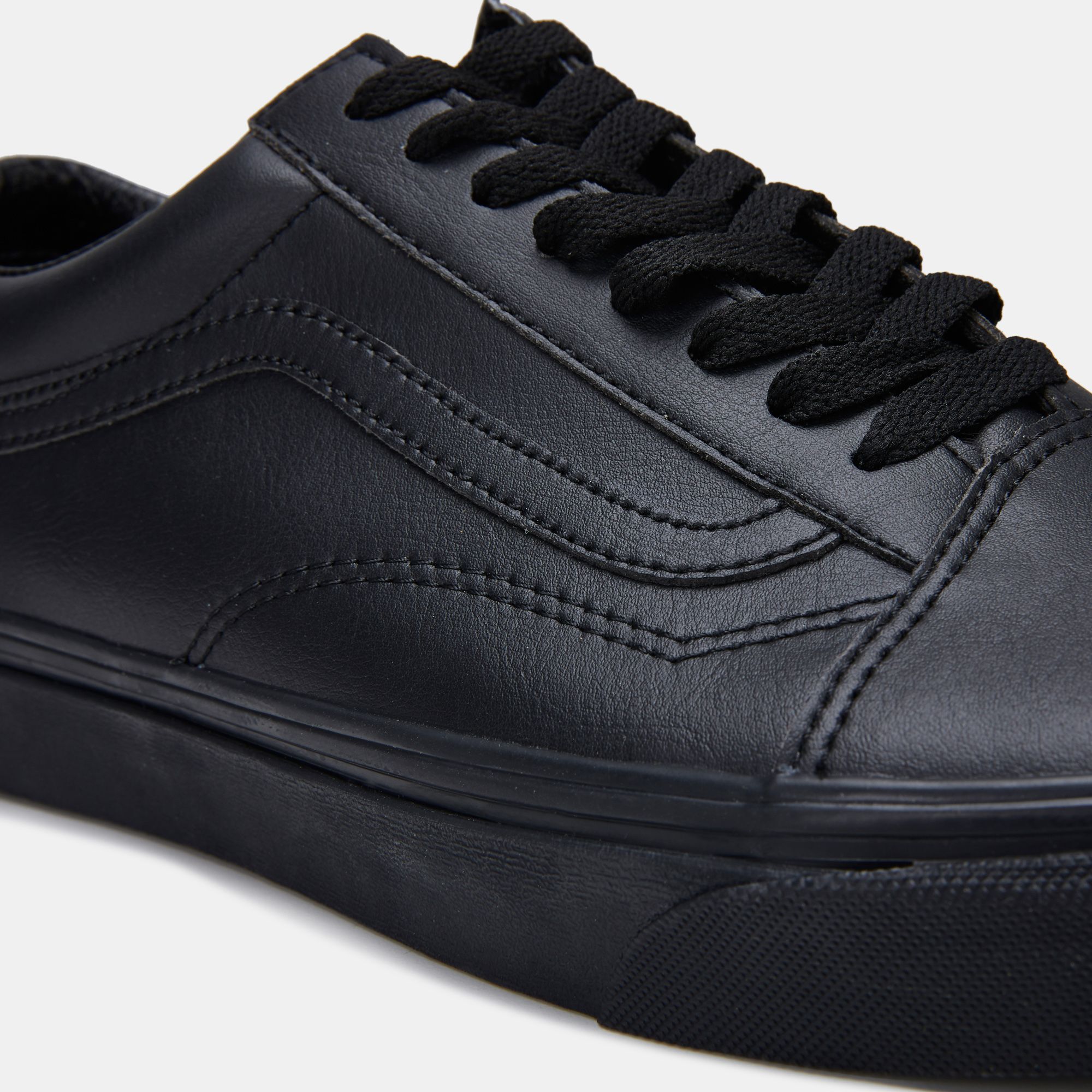 Classic Tumble Old Skool Shoe Black Vans in KSA SSS